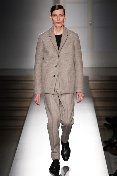 Look 30